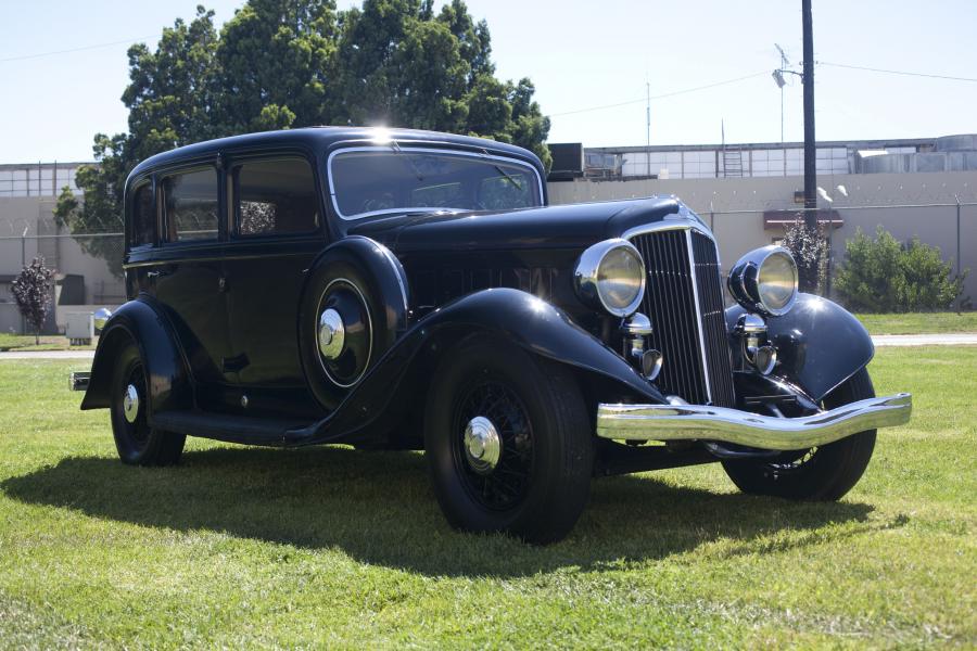  Reo 8-35 Royale Sedan 1933 года  (фото 12 из 14)